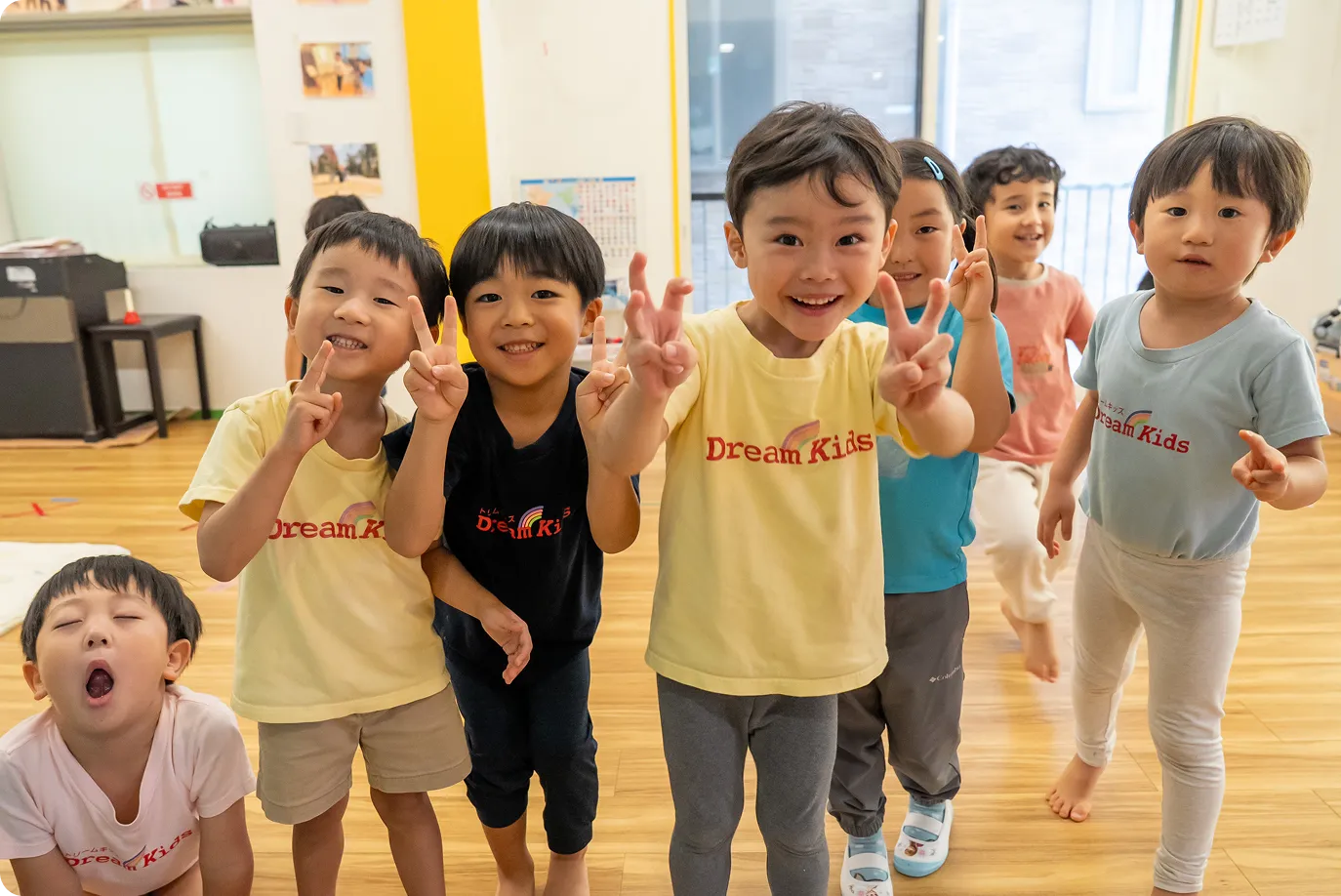 南青山から、世界へ羽ばたく子どもたちを育む。